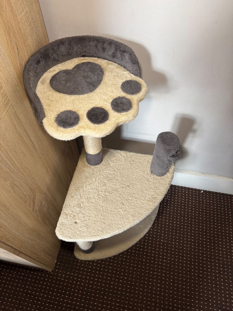 Cat Tree / Scratching Post with Platforms