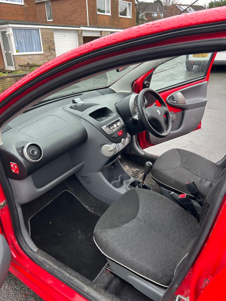 Peugeot, 107, Hatchback, 2011, Manual, 998 (cc), 5 doors