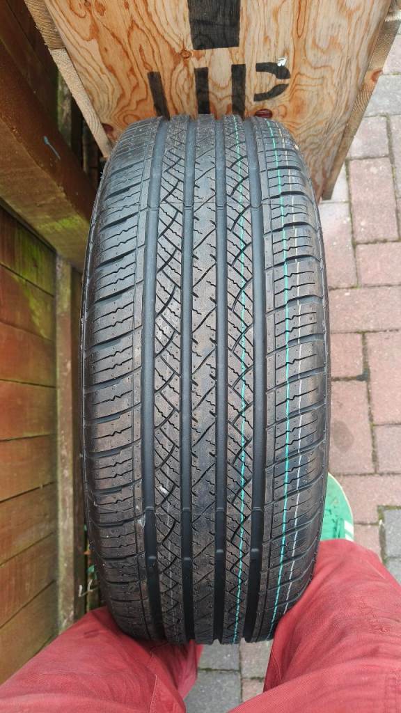 225/60 R18 tyre maxtrek Sierra s6