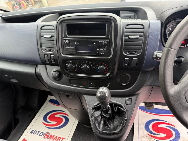 2016 Vauxhall Vivaro 2900 1.6CDTI 95PS ecoFLEX H1 Combi 9 Seat MPV Diesel Manual