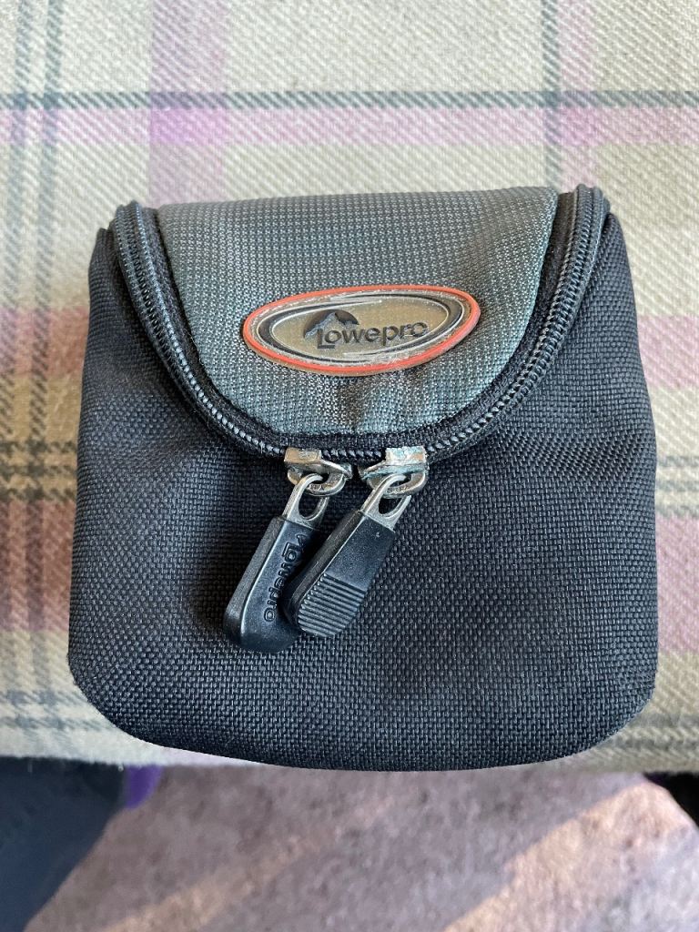 Lowepro D RES 10 AW Small Camera Bag with Cover Carry Case for Compact/Bridge