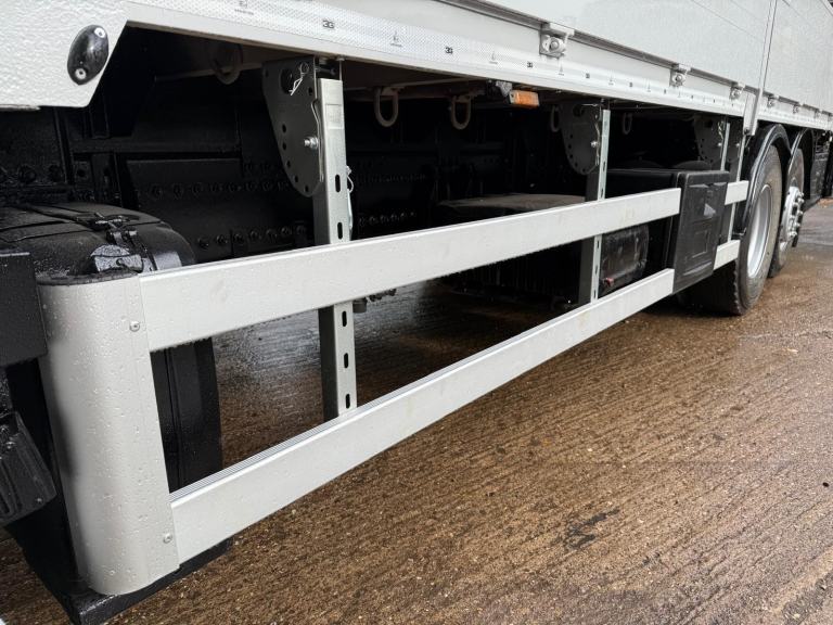 2014 DAF CF 330 DROPSIDE WITH HMF 1420 FOLD AWAY CRANE 