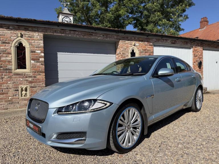 JAGUAR XF 2.2 d Portfolio 2012