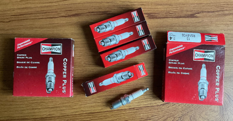 New (unused) Champion Copper Sparkplugs RS14YC6 (set of 8)