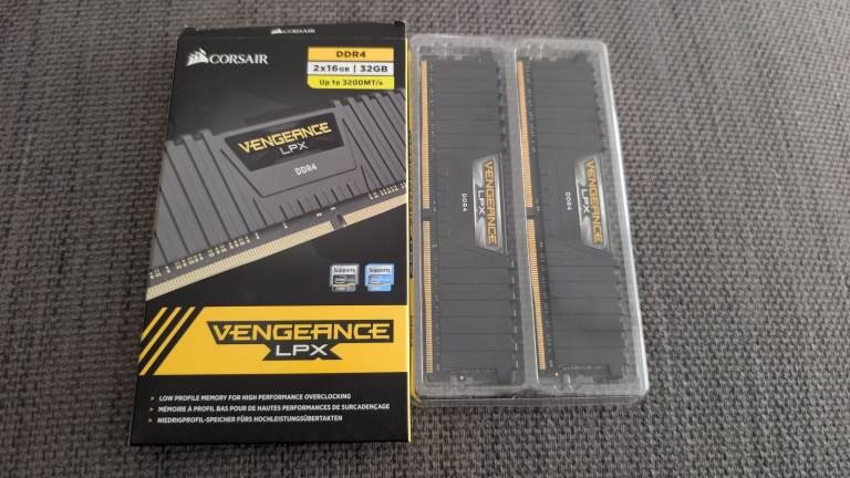 Corsair DDR4 16gbx2 32gb RAM 3200 Desktop