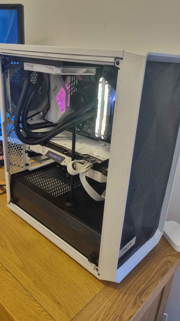 Custom Gaming PC - i7-9700K / RTX 2080Ti / 32GB RAM