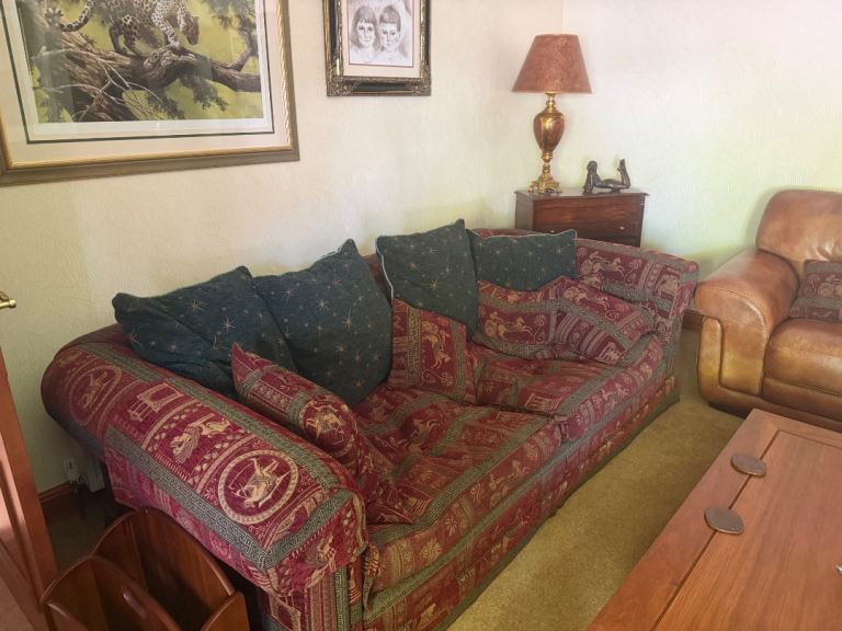 vintage Duresta Maximus three-seater sofa, a high-end luxury piece handmade in England.