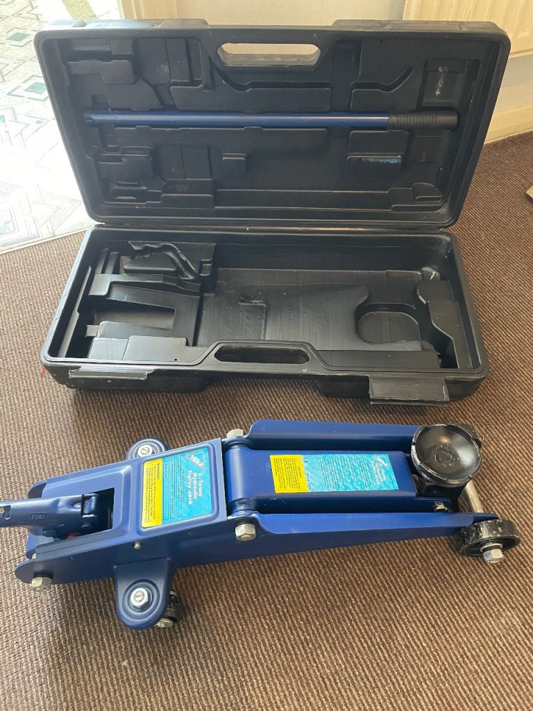 Hilka 2 Tonne Hydraulic Trolley Jack – Like New