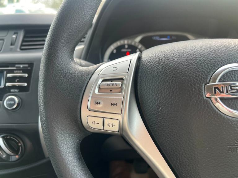 2018 Nissan Navara 2.3 dCi Visia King Pickup Extended Cab 4dr Diesel Manual 4WD Euro 6 (s/s) ( Pi...