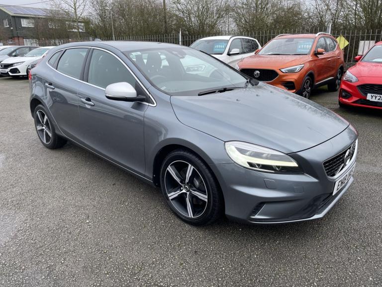 VOLVO V40 2.0 R-Design T2 2018