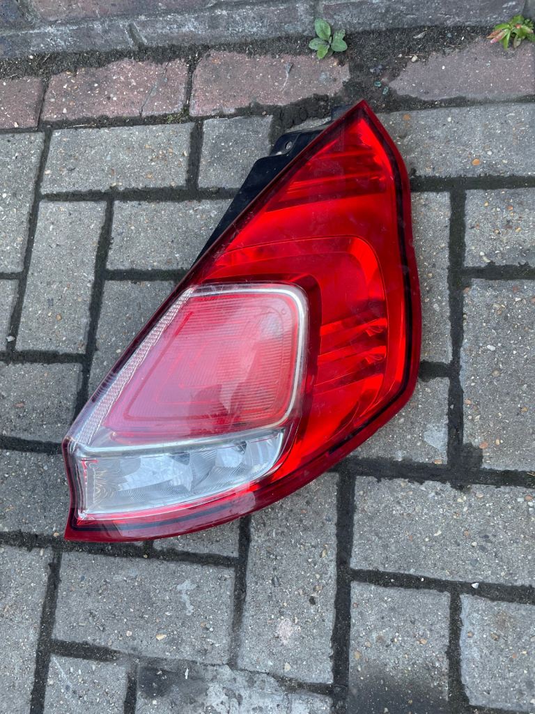 Ford fiesta drivers side rear light