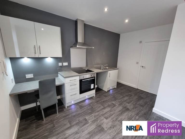 Immaculate 1-Bed Studio Flat – Prime BD1 City Centre Location