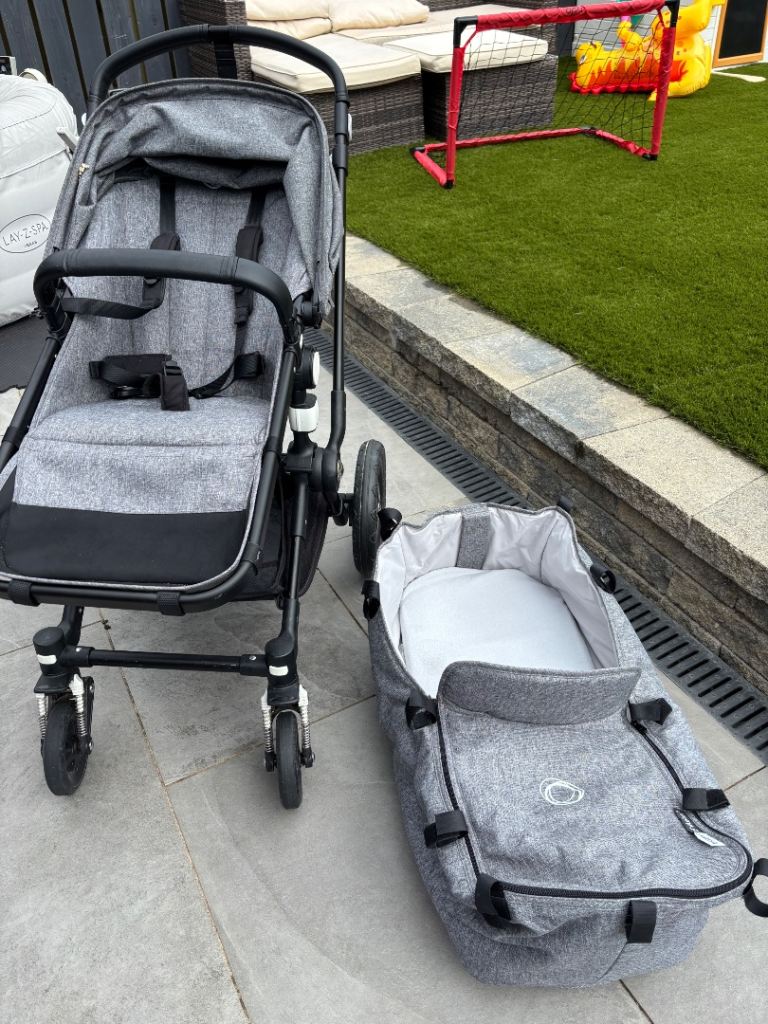 Bugaboo Cameleon 3 Pram with Bassinet - Grey, Good Condition