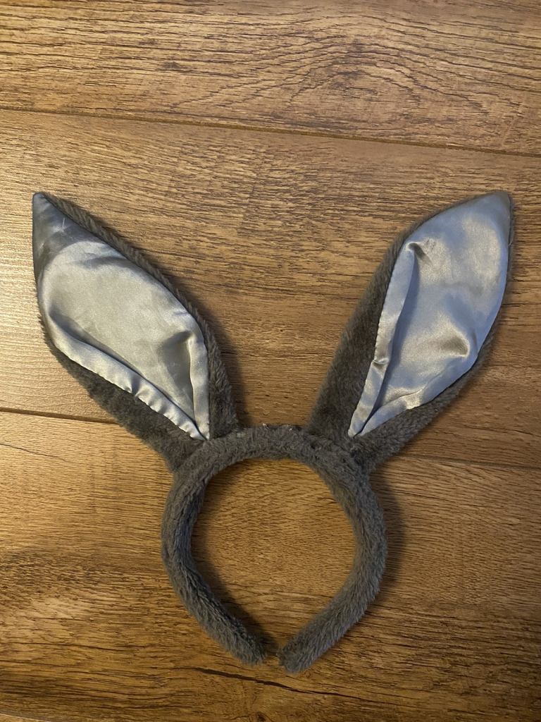 Fantastic used bunny ears hair band 