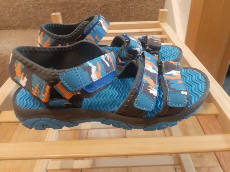 Sandals Size 34 (UK 2) 