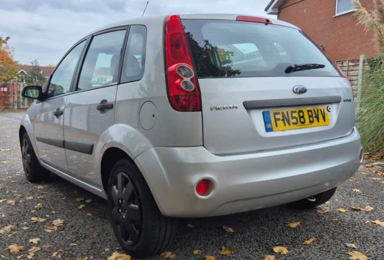 MOT - 16th of October 2026. 3 Owners. Ford Fiesta Style Climate - 2008/58 - 1.25 Petrol Manual 5 dr