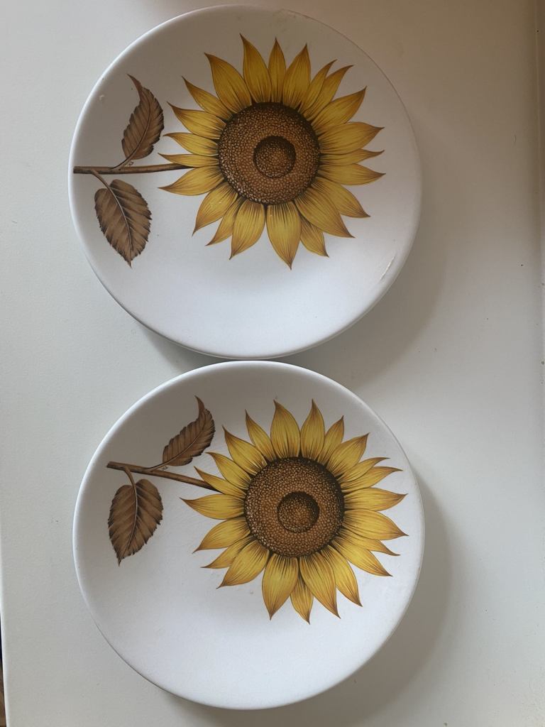 sunflower plates . Set of 2 
