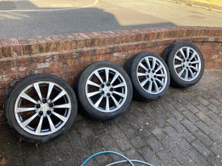 17inch alloys with legal tyres 