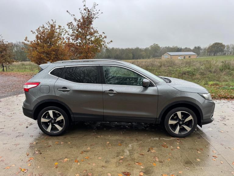 2017 Nissan Qashqai 1.5 dCi N-Vision 5dr HATCHBACK Diesel Manual