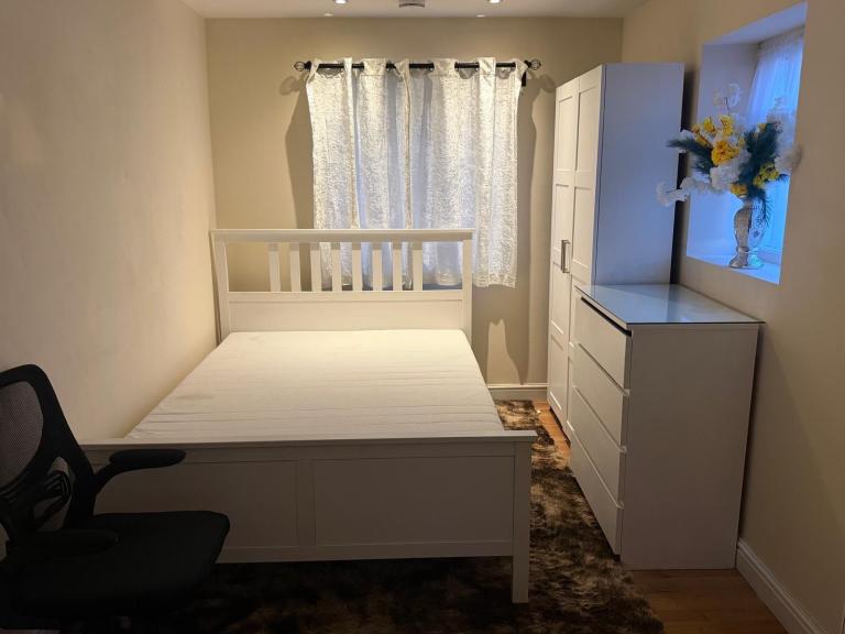One Bedroom Flat Included Bills 
