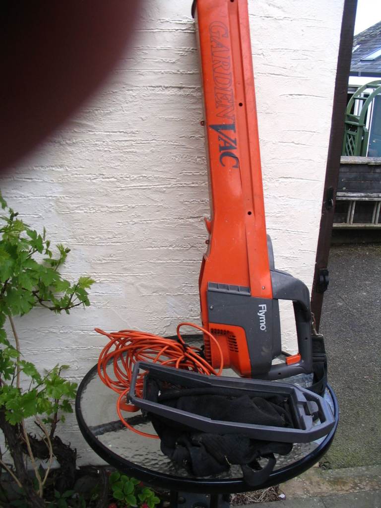  GARDEN VAC