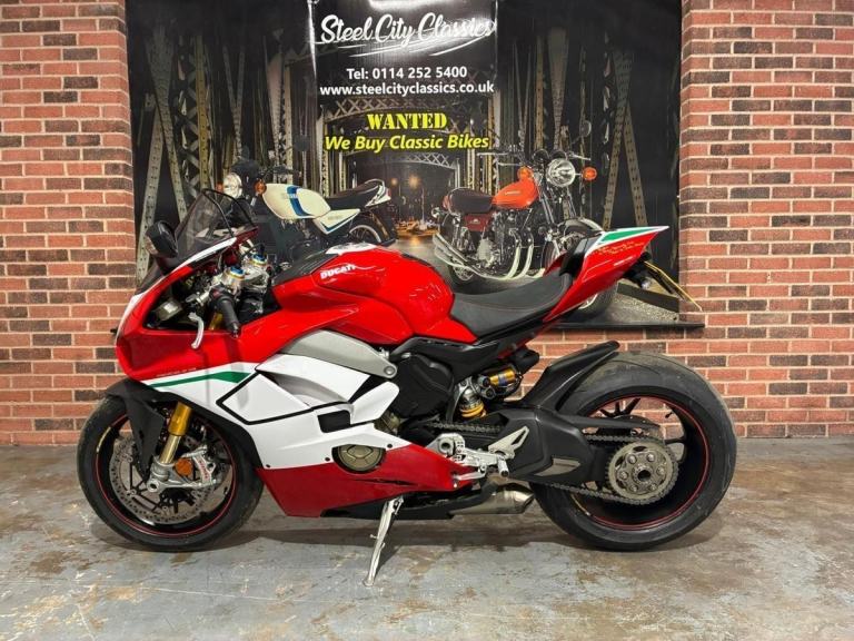 2019 Ducati Panigale V4S - For sale in Chesterfield