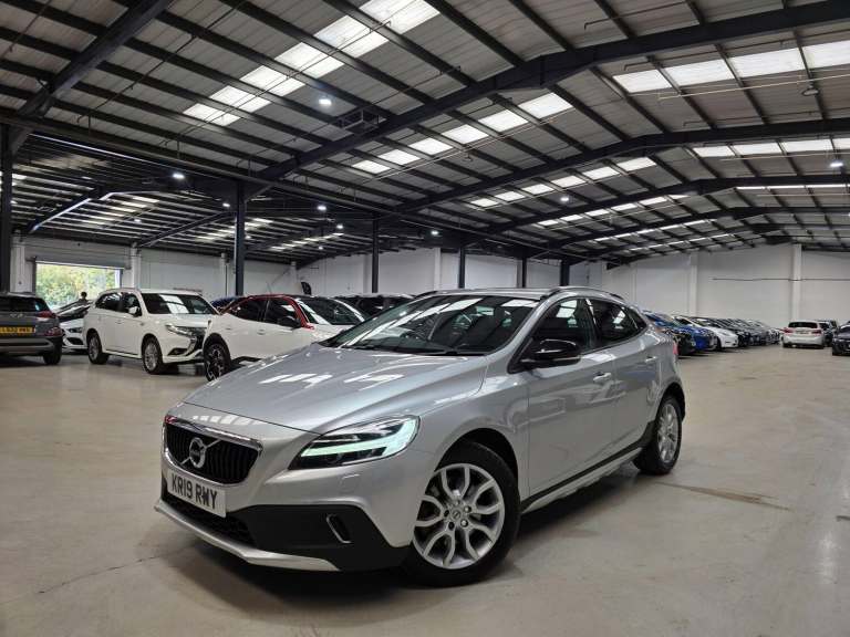 2019 Volvo V40 Cross Country 1.5 T3 GPF Nav Plus Auto Euro 6 (s/s) 5dr HATCHBACK Petrol Automatic