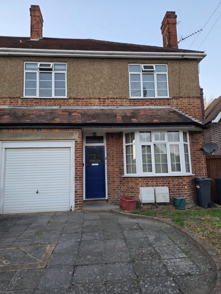 🏡 SPACIOUS 3 DOUBLE BEDROOM FLAT TO LET – *HOUNSLOW*