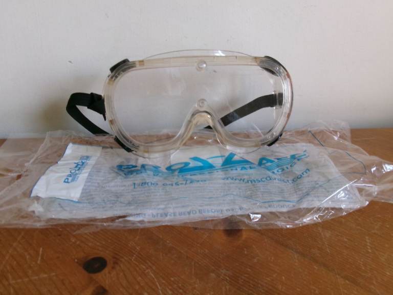 NEW SAFETY PROTECTIVE EYE WEAR
