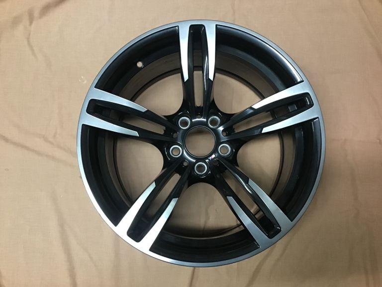 BMW 437 rear alloys
