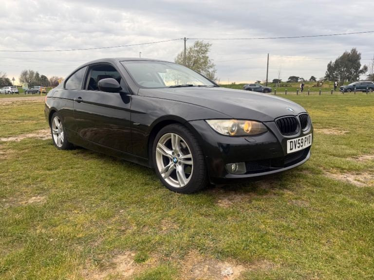 BMW 320i – Manual – MOT Oct 2026 – £2,995