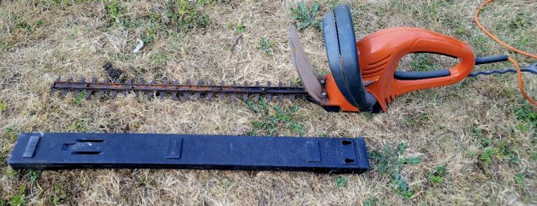 Flymo HT5-60 electric hedge trimmer