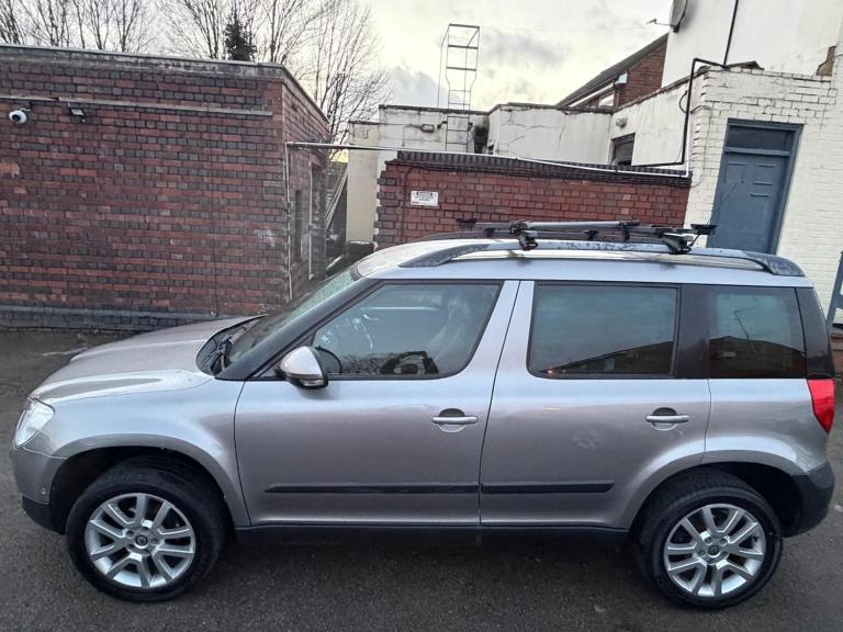 2010 Skoda Yeti 2.0 TDI CR Elegance 4x4 5dr HATCHBACK DIESEL Manual