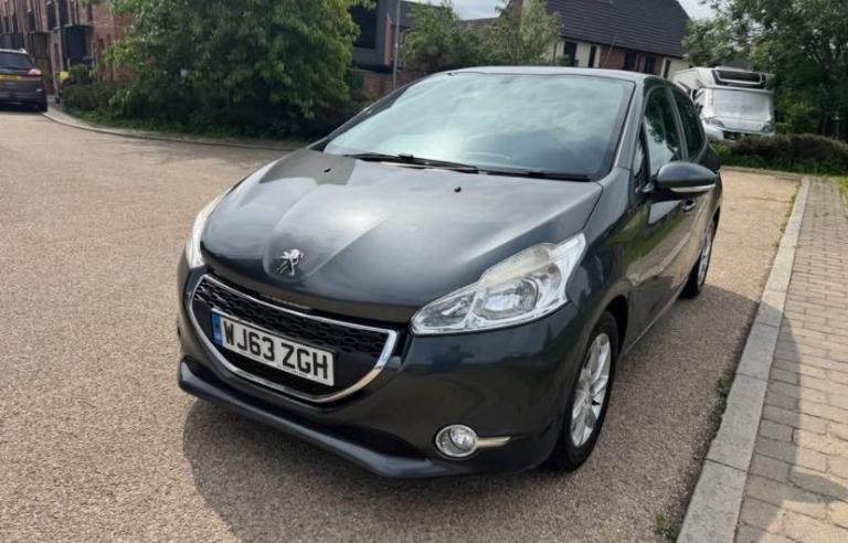 PEUGEOT 208 for sale at only £1495