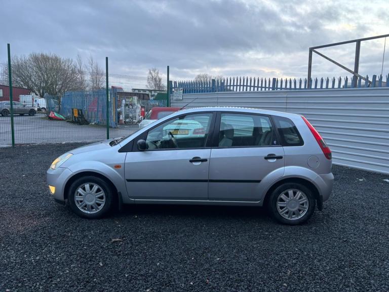 2003 Ford Fiesta 1.6 Ghia 5dr HATCHBACK Petrol Manual