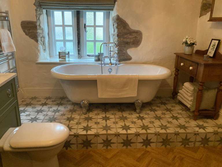New Scintilla Olive Green Star Pattern Ceramic Tiles - 5 Boxes
