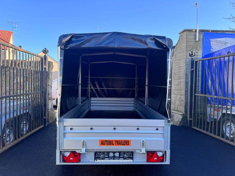 BRAND NEW 8,7ft x 4,2ft TWIN AXLE NIEWIADOW TRAILER WITH FRAME AND COVER 750KG