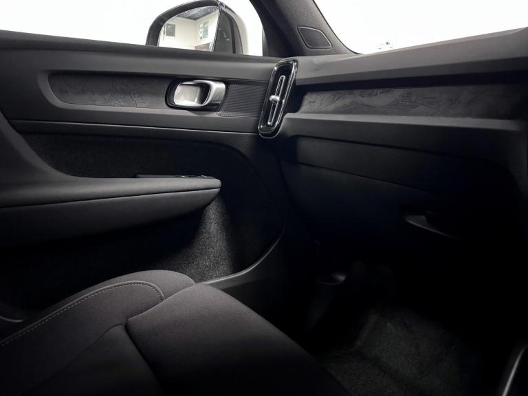 2023 Volvo XC40 Plus P8 AWD (408 hp) ESTATE Electric Automatic