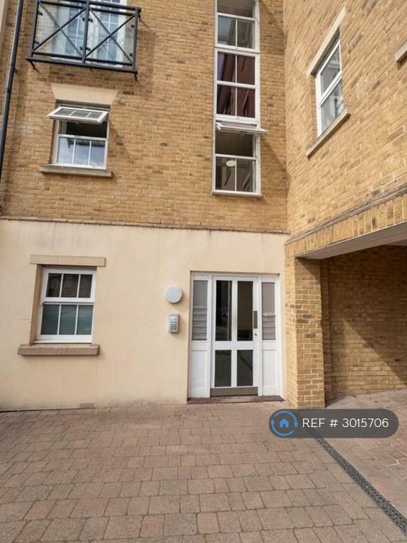 2 bedroom flat in Great Baddow, Chelmsford, CM2 (2 bed) (#3015706)
