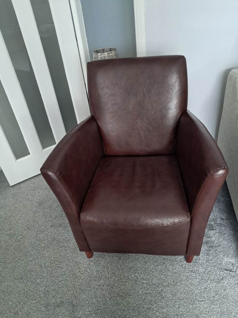 Arm chair. Excellent condition 