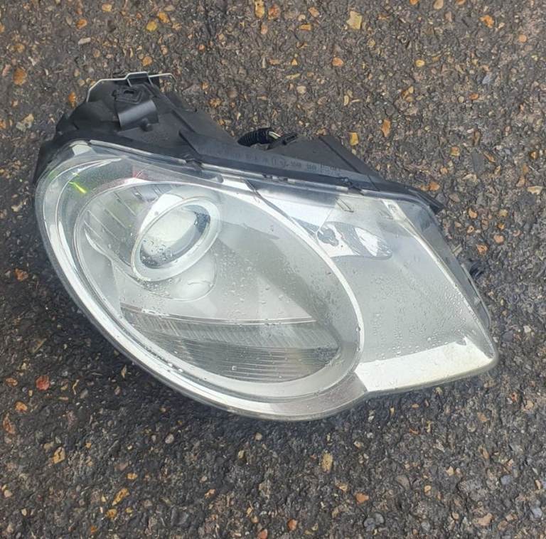 VW EOS Right Side Headlight 2008