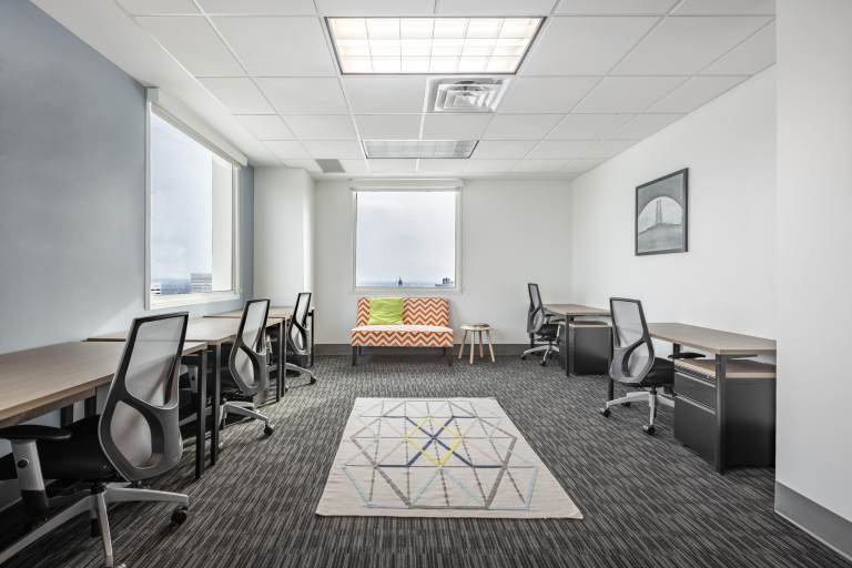 Preston - PR11AF \ Large Office Space with Flexible Setup for Up to 15 Workstations