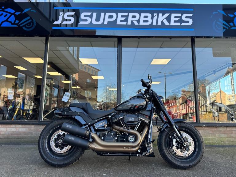 HARLEY DAVIDSON FAT BOB 114 1868 - 1489 MILES - VANCE + HINES EXHAUST