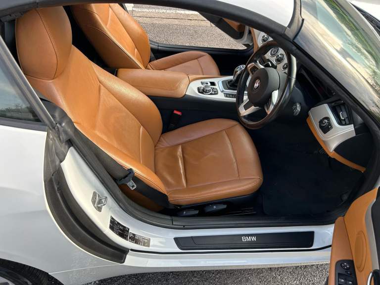 BMW, Z4, Convertible, 2016, Semi-Auto, 1997 (cc), 2 doors