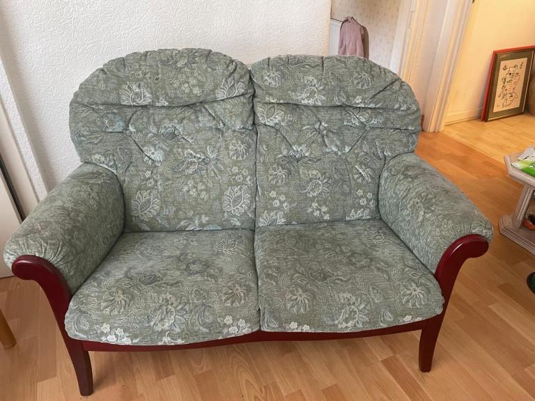 2 sofas (free to uplift)