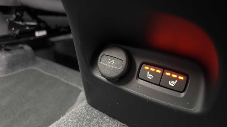  Volvo XC40 2.0 B4P Inscription 5dr AWD Auto Estate Petrol Automatic