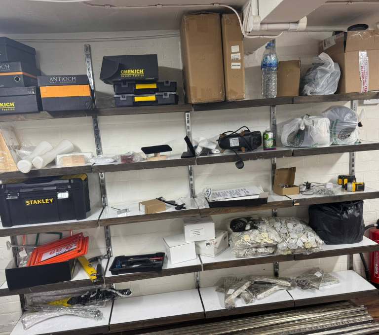 Adjustable Twin Slot Wall Shelving Kit (2m Uprights + 4 Shelves)