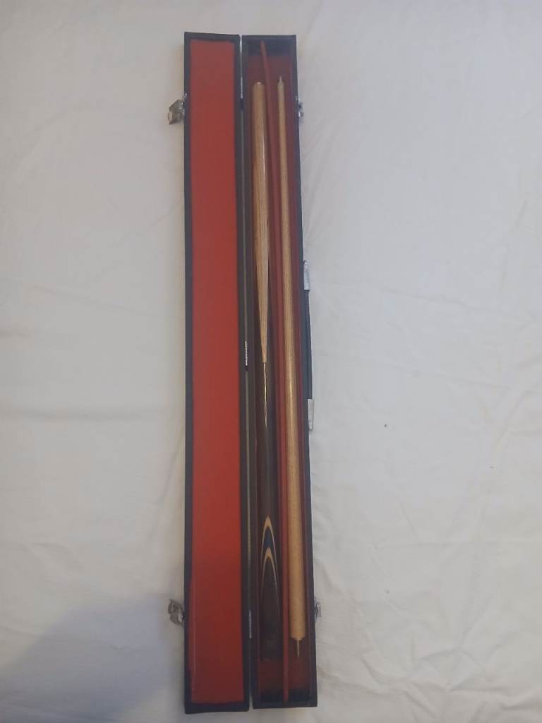 Riley POWERGLIDE 58" Cue with Hard Case – Good Condition