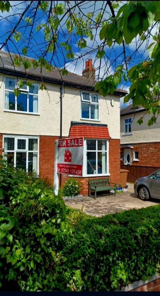 3 Bed semi detatched 