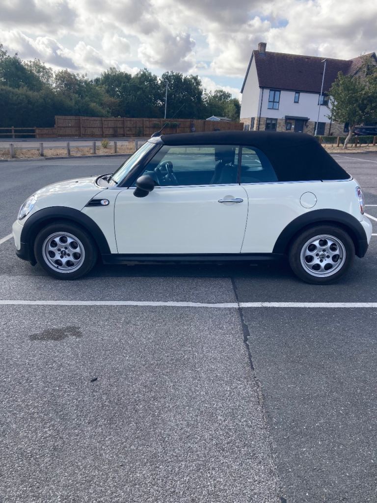 Mini Convertible, 2011, Manual, 1598 (cc), 2 doors